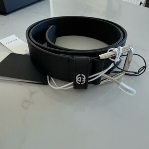 Gucci Black Leather Belt with Silver Buckle